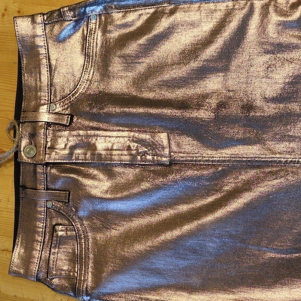 Upgrade Your Wardrobe with NWT Hudson Centerfold Skirt - The Ultimate Must-Have - Picture 4 of 14